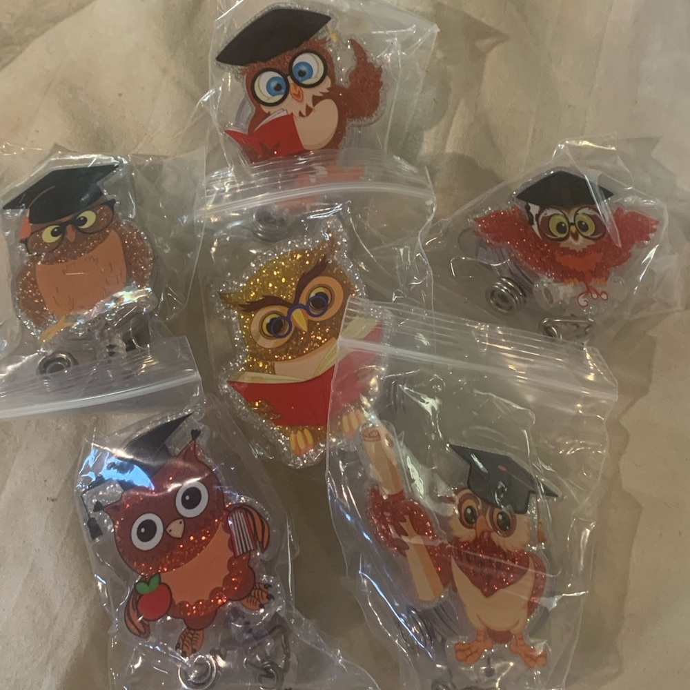 Geyoga Owl Badge Reel Set